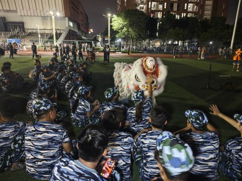 校艺术团醒狮队 醒狮表演《群狮献瑞启新程》